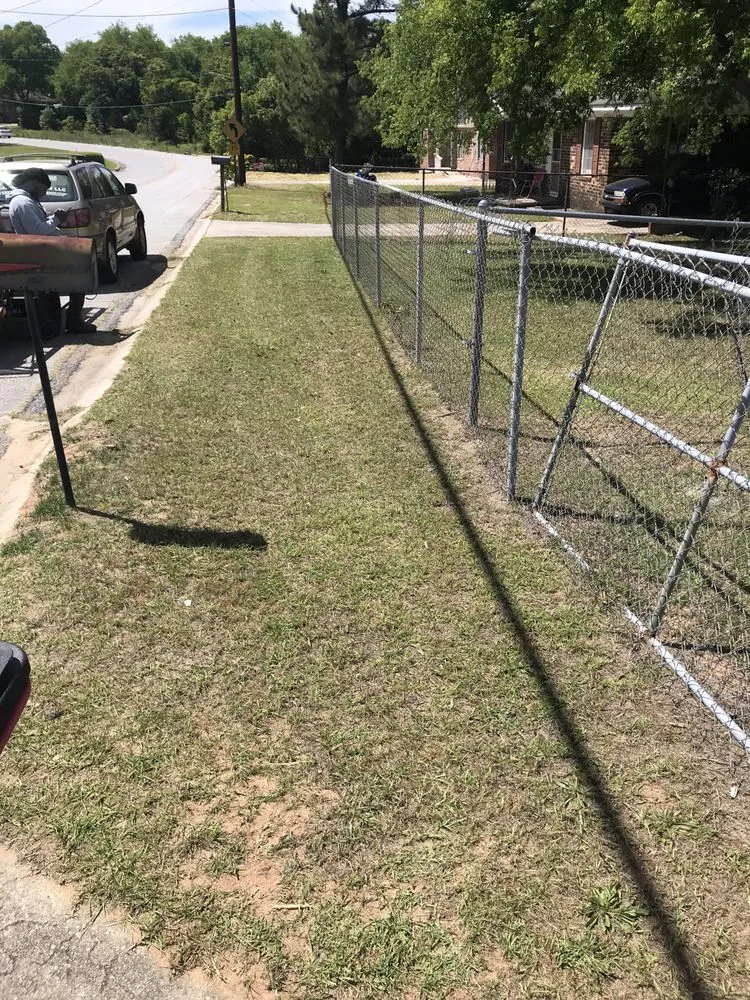 Expert lawn mowing service for homes across Macon, GA - Lonnie’s Lawn & Landscaping Services