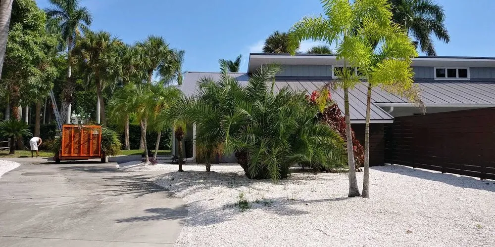 Custom garden landscaping in Sarasota, FL - Lon's Tree & Landscaping Services