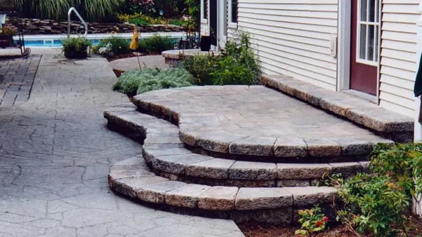Affordable yard cleanup service for beautiful yards across Florida, NY - Lookin' Good Landscaping