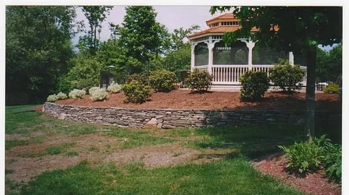 Top-rated lawn mowing service in Florida, NY by Lookin' Good Landscaping