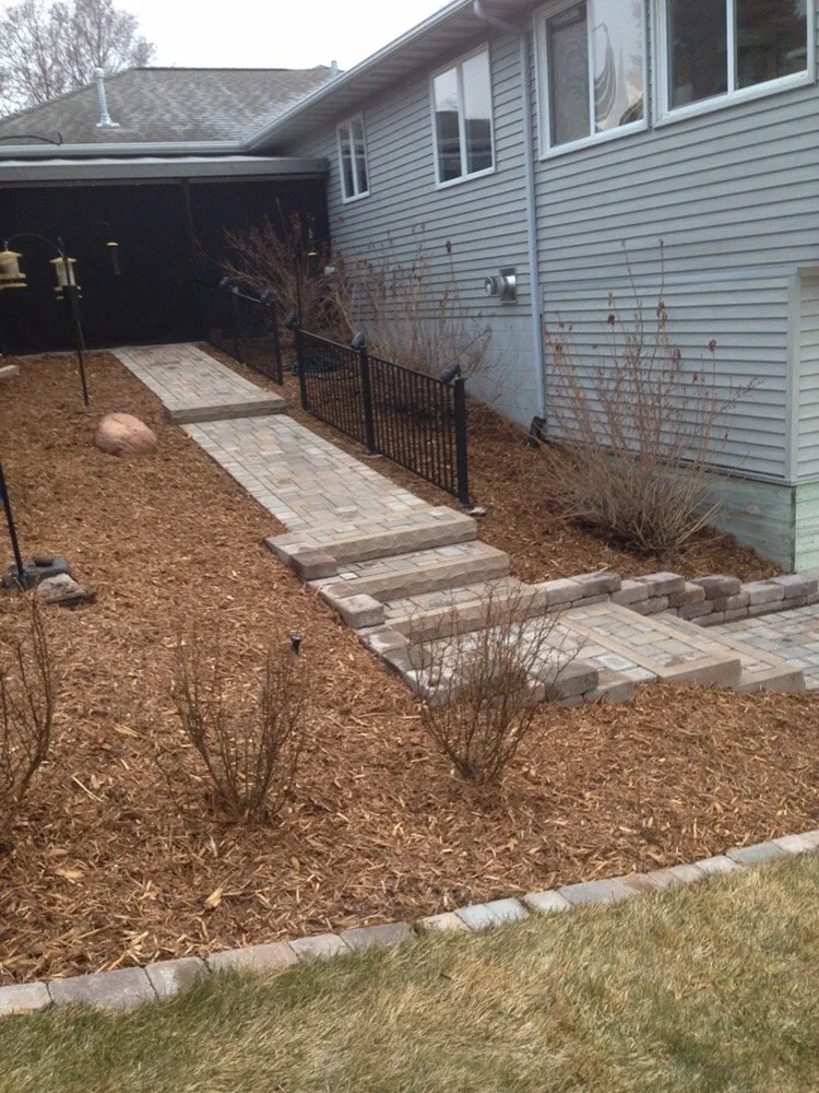 Top-rated landscape installation in Royalton, MN by Looking Good Lawn & Landscape Maintenance