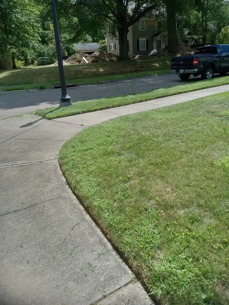 Custom yard cleanup service in Akron, OH - Looking good lawn care