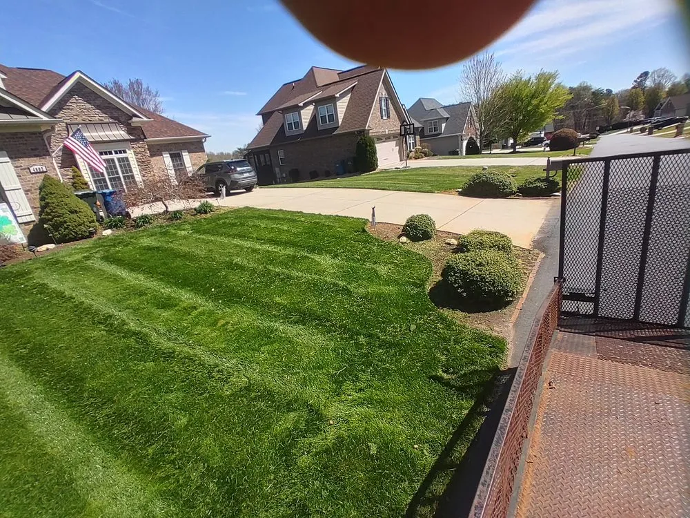 Professional lawn mowing service experts serving Hickory, NC - Looking Good Lawnscape