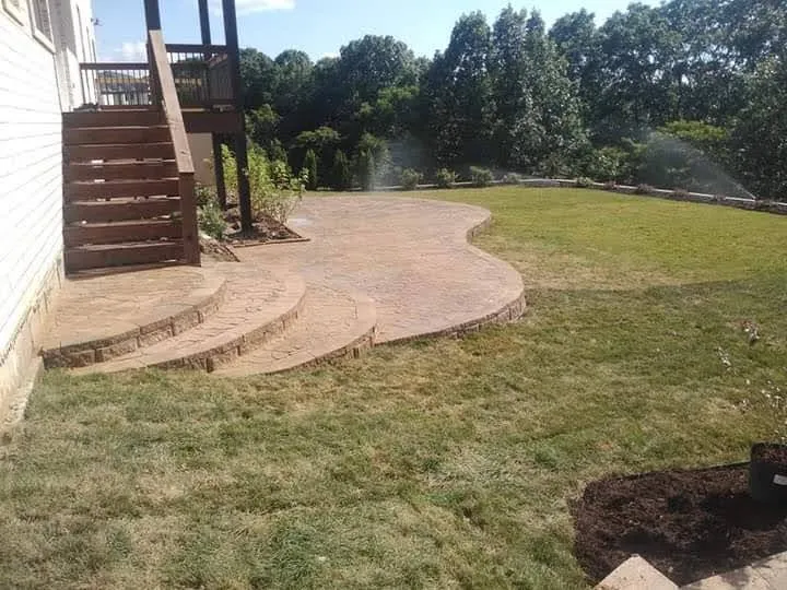Top-rated yard cleanup service for year-round maintenance across Cassville, MO - Looksgreat Lawns & Landscapes