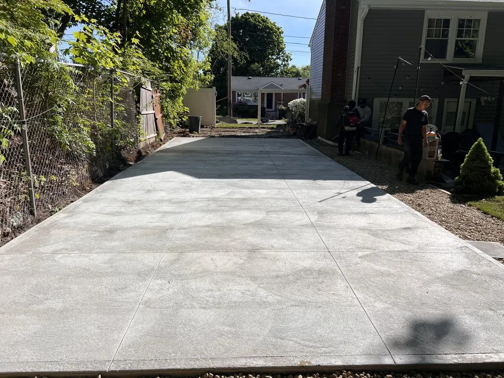 Professional yard maintenance experts serving Lynn, MA - Lopez Brother’s Landscaping & Tree Services