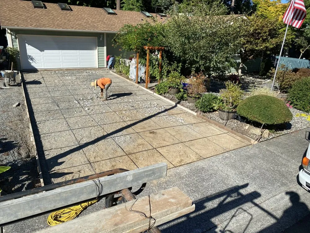 Custom residential landscaping in Lake Stevens, WA - Lopez Concrete