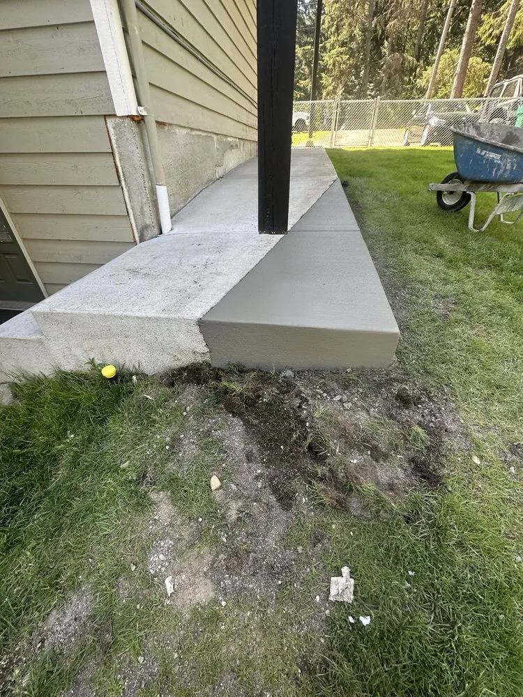 Affordable residential landscaping in Lake Stevens, WA by Lopez Concrete