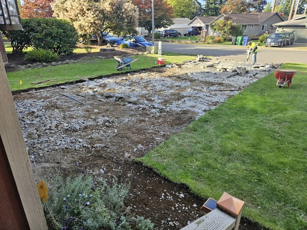 Affordable outdoor landscaping in Lake Stevens, WA by Lopez Concrete
