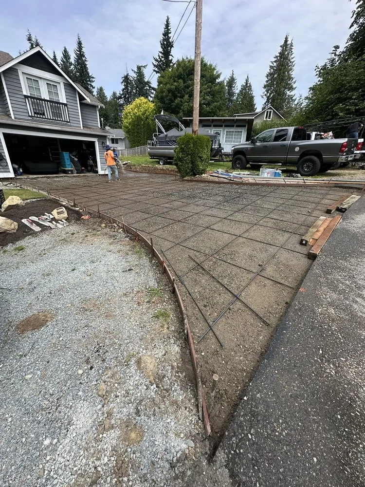 Professional lawn mowing service with custom design in Lake Stevens, WA by Lopez Concrete