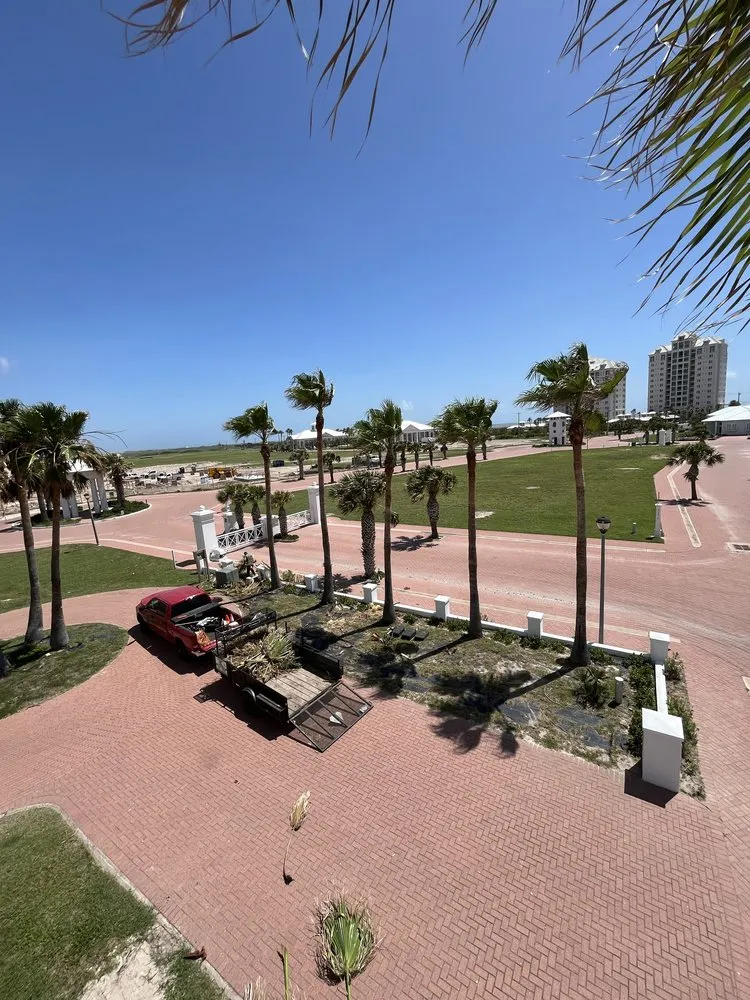 Reliable garden landscaping in Brownsville, TX - Lopez Green Tree And Palms Services