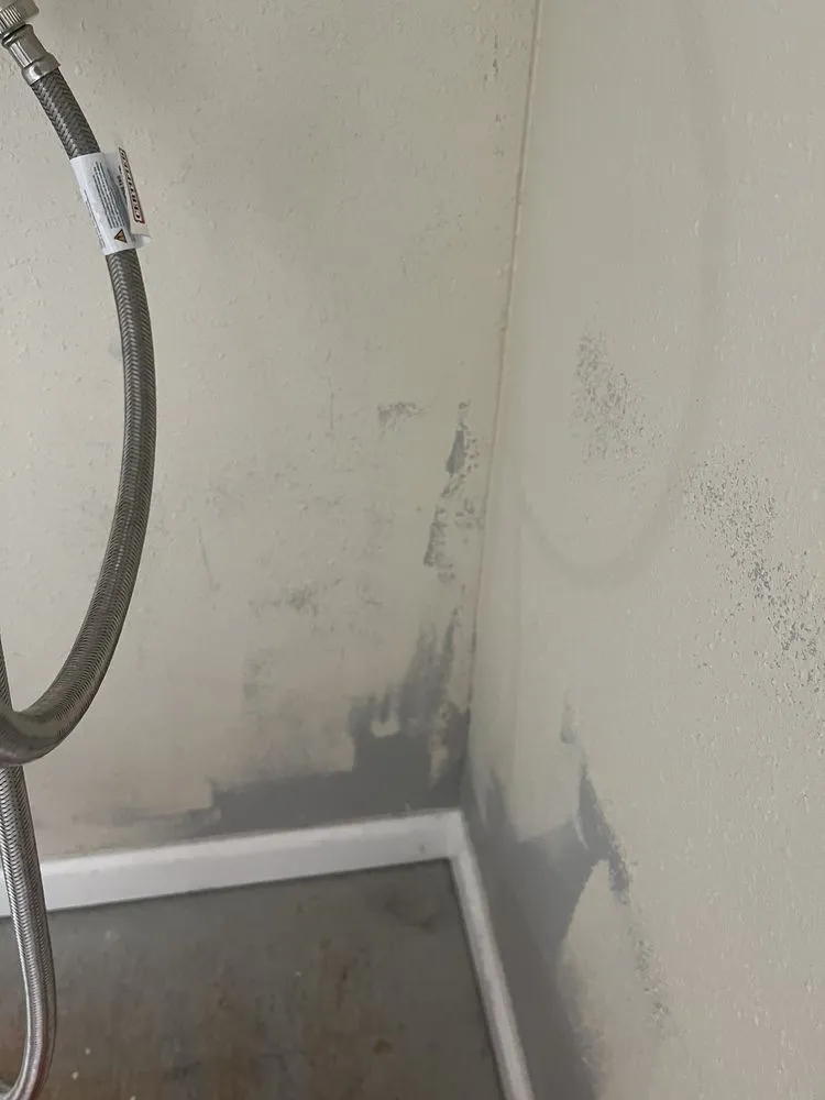 Reliable outdoor landscaping in Des Moines, IA by Lopez Handy Guy