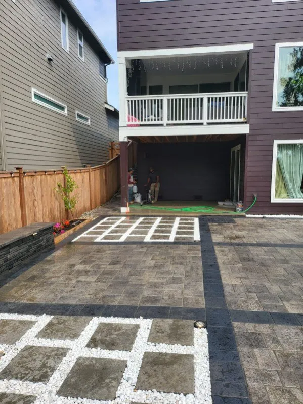 Affordable outdoor landscaping in Everett, WA by Lopez landscaping & Concrete