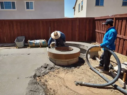 Lopez Landscaping & Construction Logo