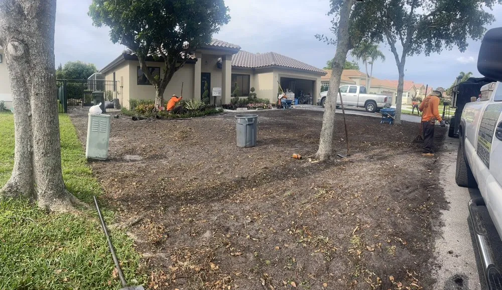 Trusted landscaping services experts serving Hollywood, FL - Lopez Landscaping & Maintenance of Broward