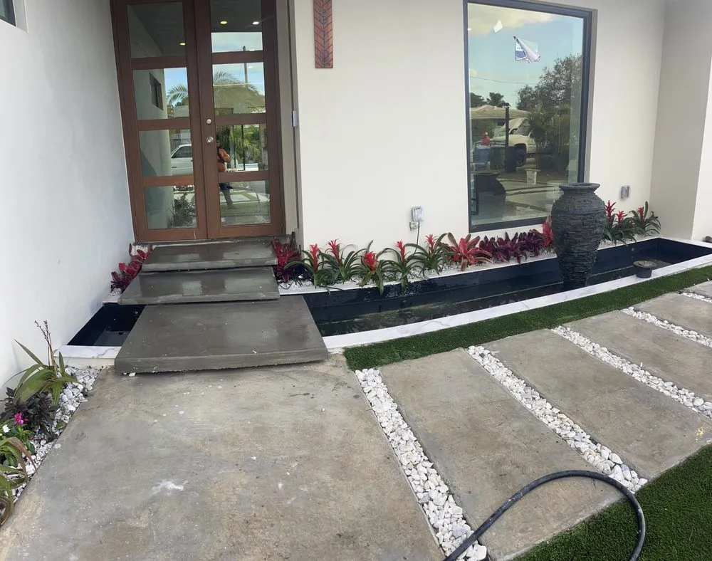 Local yard cleanup service experts serving Hollywood, FL - Lopez Landscaping & Maintenance of Broward