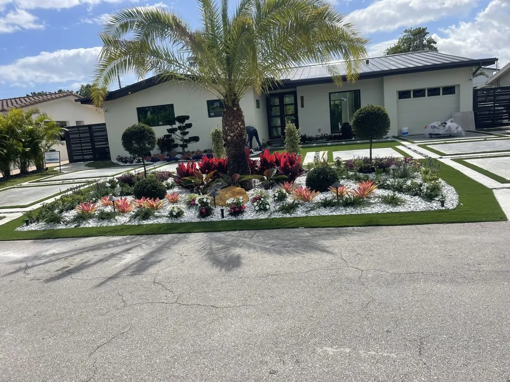 Trusted yard cleanup service in Hollywood, FL - Lopez Landscaping & Maintenance of Broward