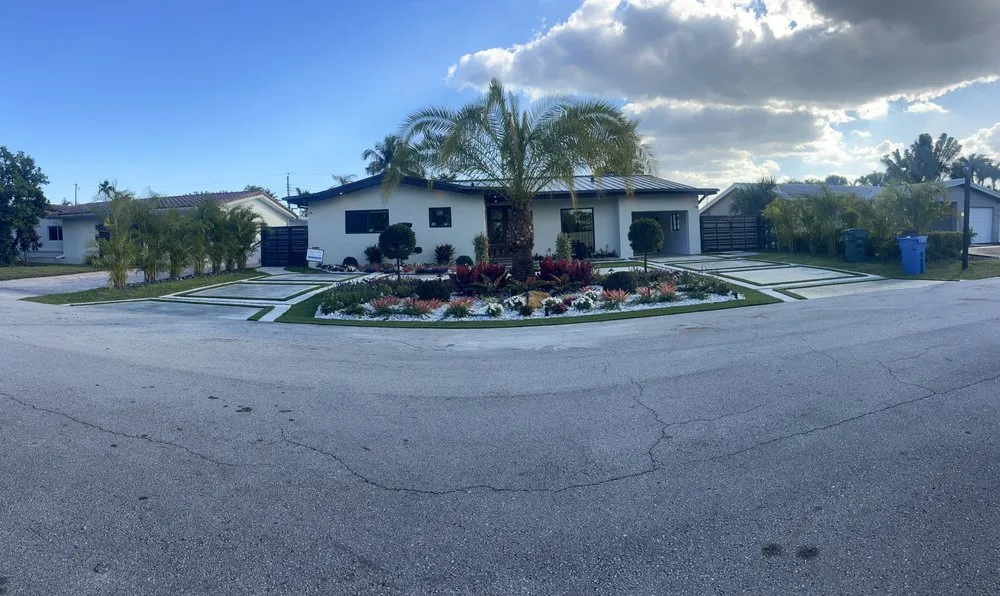 Expert lawn care service in Hollywood, FL - Lopez Landscaping & Maintenance of Broward