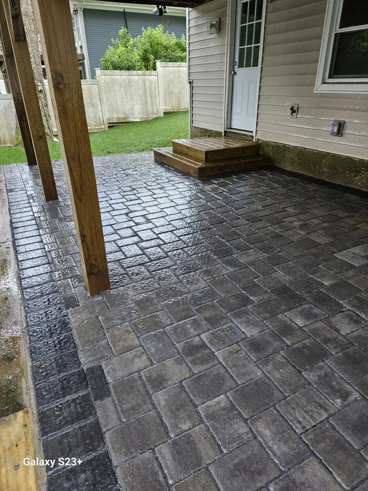 Reliable yard cleanup service for homes across Huntington Station, NY - Lopez Landscaping & Masonry