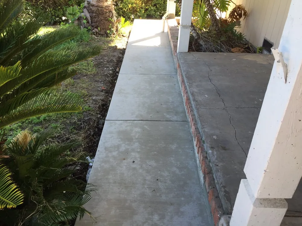 Expert yard maintenance for homes across Antioch, CA - Lopez Landscaping & Pool Services