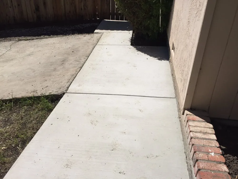 Custom landscape design in Antioch, CA by Lopez Landscaping & Pool Services