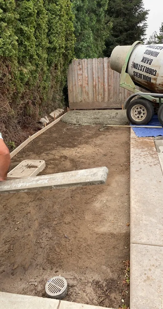 Expert lawn care service experts serving Delhi, CA - Lopez Landscaping & Yard Maintenance