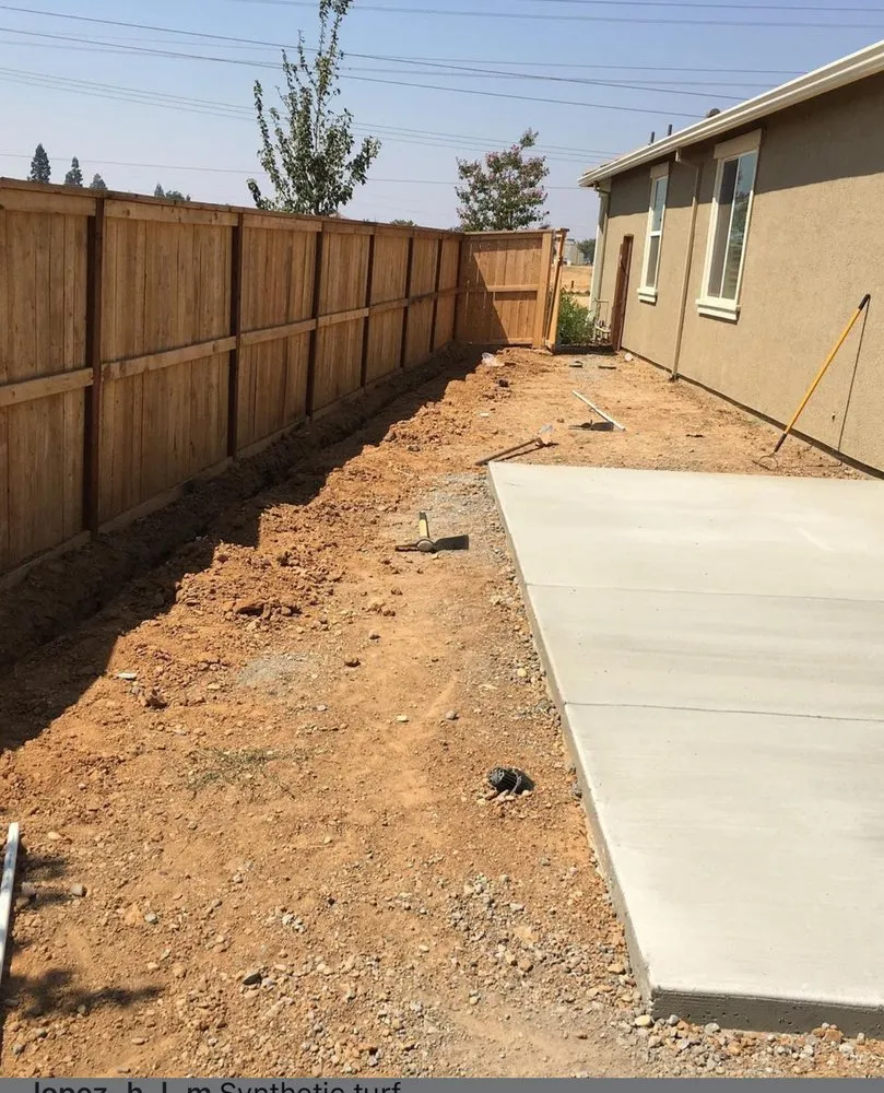 Expert lawn mowing service in Atwater, CA - Lopez landscaping and maintenance