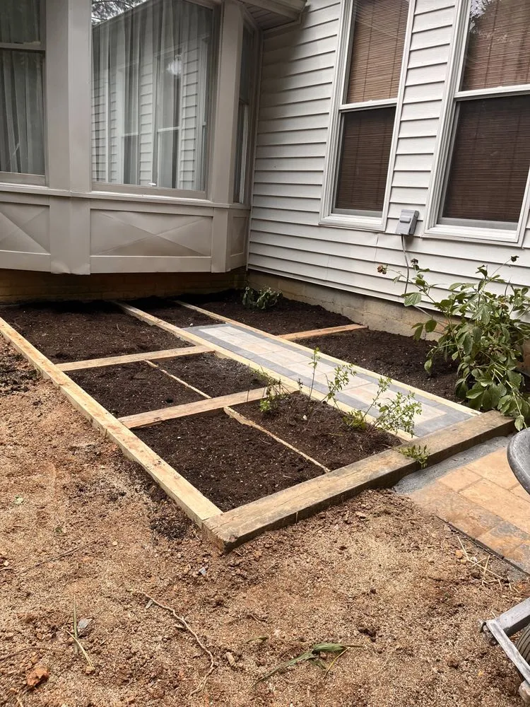 Expert yard maintenance experts serving Derwood, MD - Lopez Landscaping