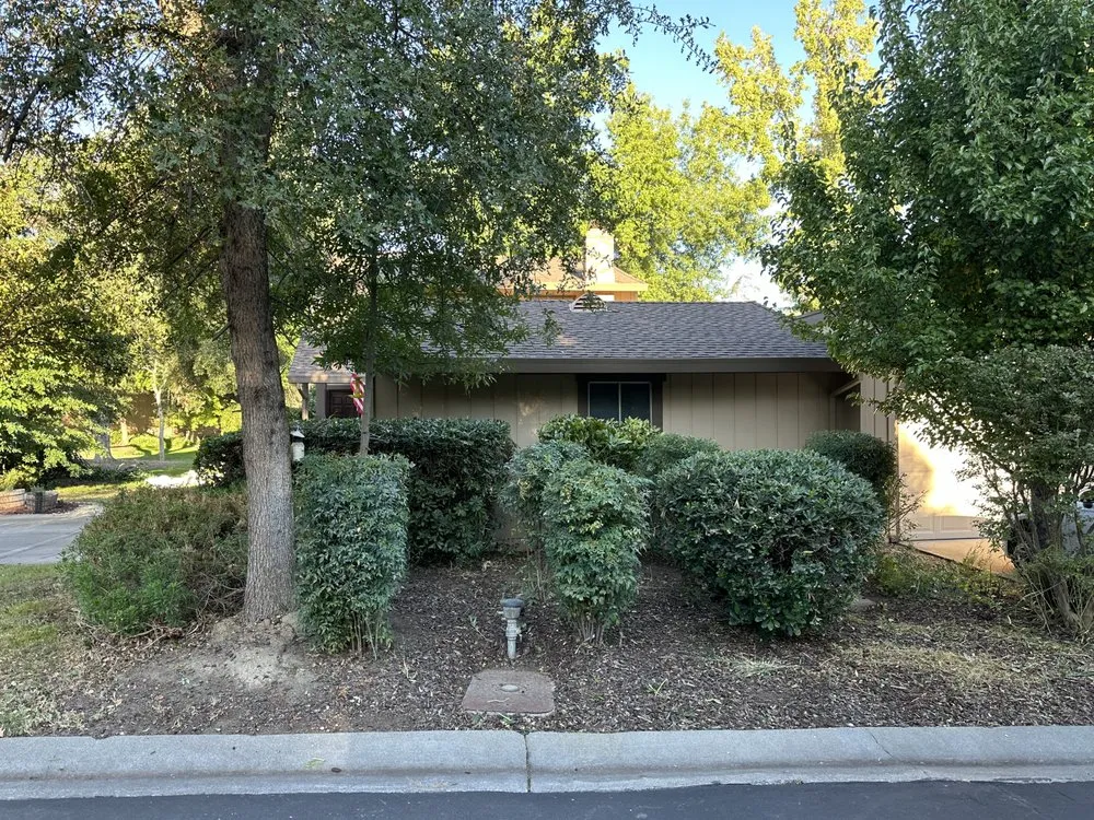 Reliable yard maintenance in Foothill Farms, CA by Lopez Landscaping