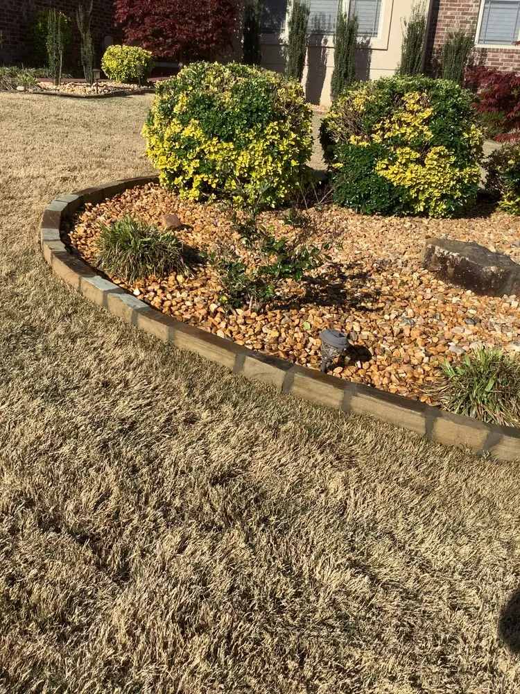 Expert yard cleanup service in Fountain Lake, AR by Lopez Landscaping