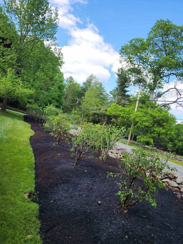 Custom residential landscaping experts serving Bellingham, MA - Lopez Landscaping Full Services