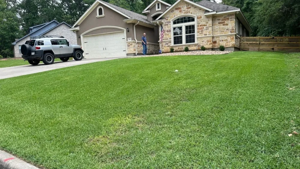 Affordable lawn mowing service experts serving Huntsville, TX - Lopez Landscaping