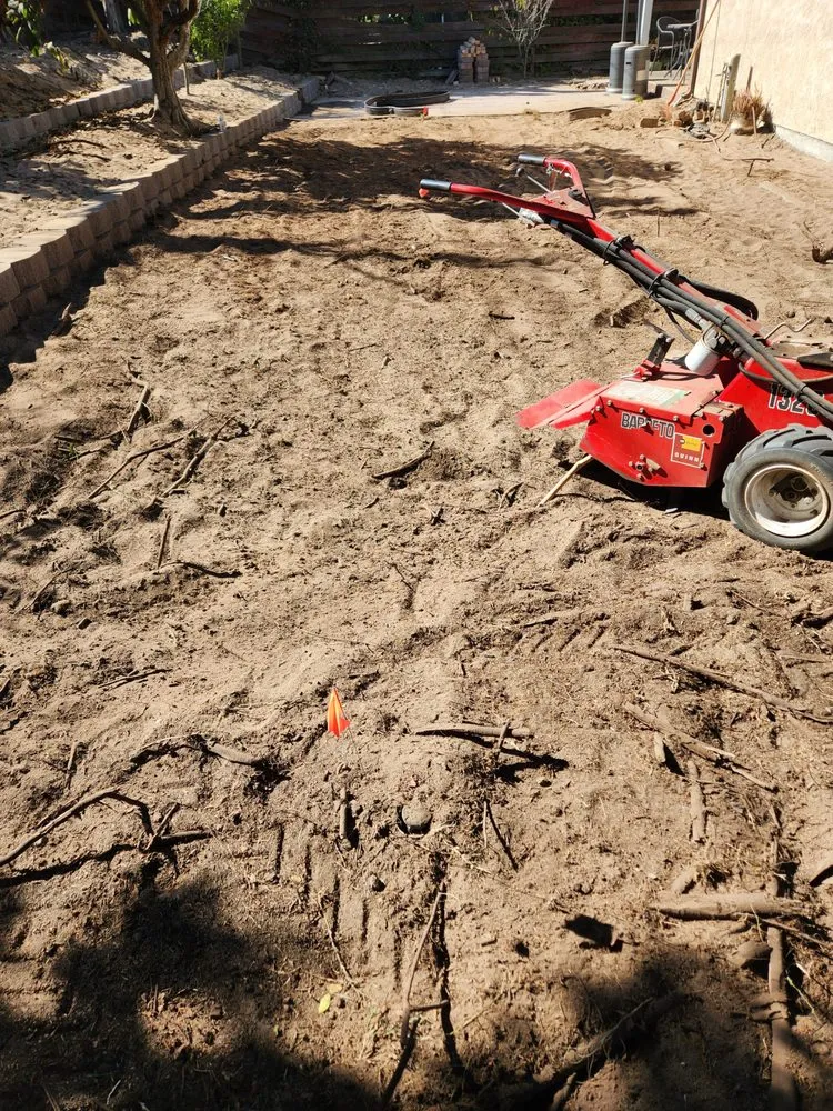 Custom garden landscaping experts serving Bakersfield, CA - Lopez Landscaping Maintenance