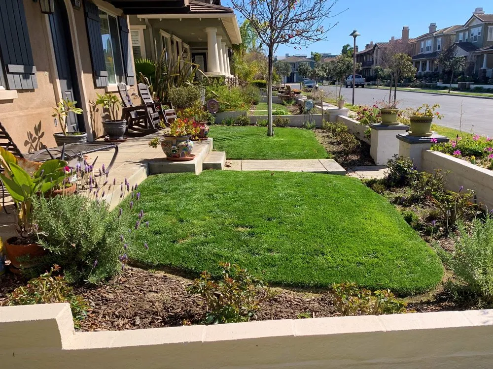 Custom garden landscaping in Ventura, CA by Lopez Landscaping Service