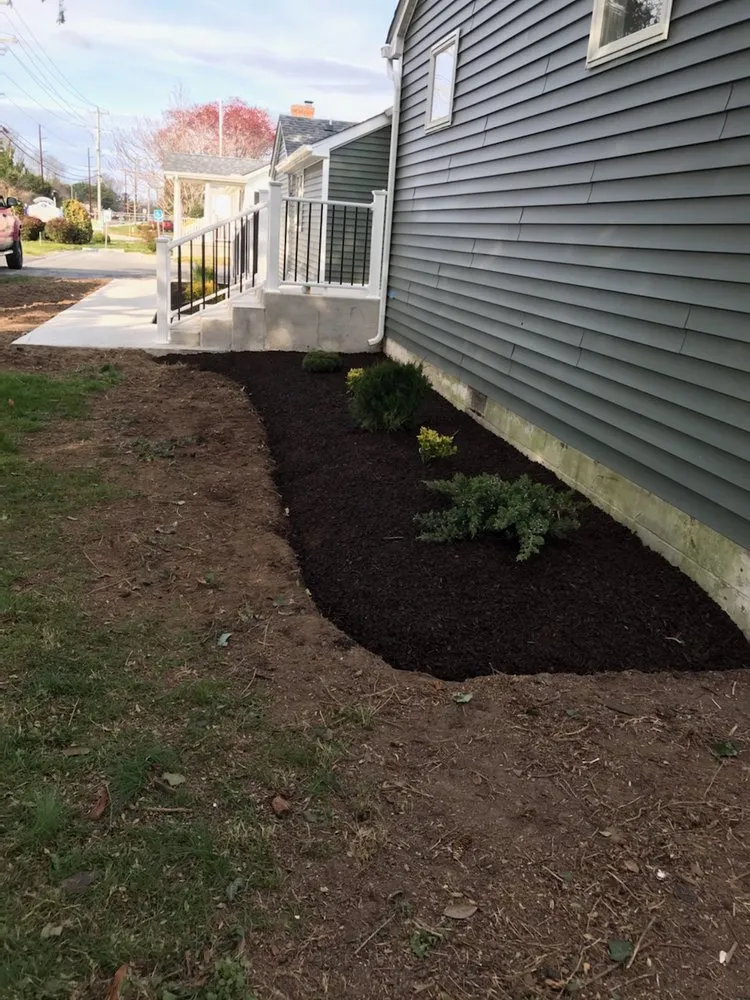 Expert yard cleanup service in Laurel, DE - Lopez Lawn Care Landscaping