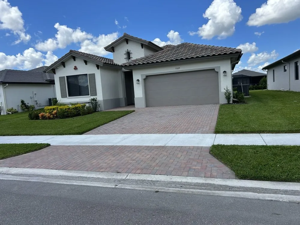 Top-rated lawn care service near you in Lehigh Acres, FL by Lopez Lawn Care