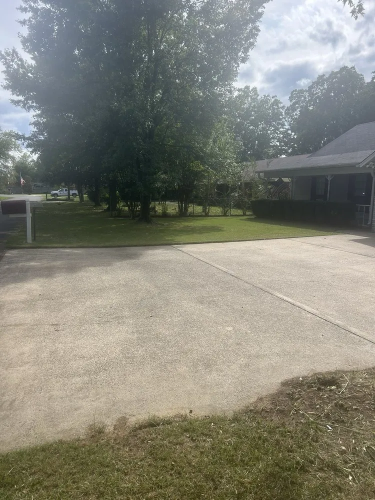 Affordable outdoor landscaping for homes across Little Rock, AR - Lopez lawn Care