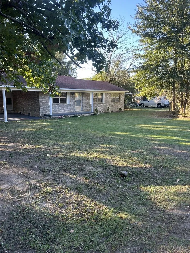 Affordable landscaping services experts serving Little Rock, AR - Lopez lawn Care