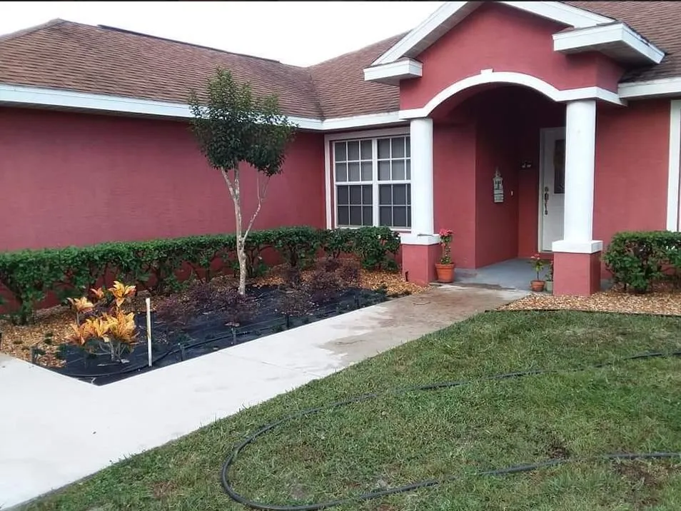 Trusted residential landscaping experts serving Lake Placid, FL - Lopez Lawn Care Services