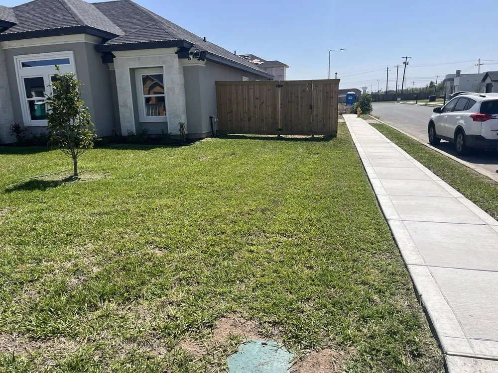Professional landscape design in Alamo, TX by Lopez Mowing