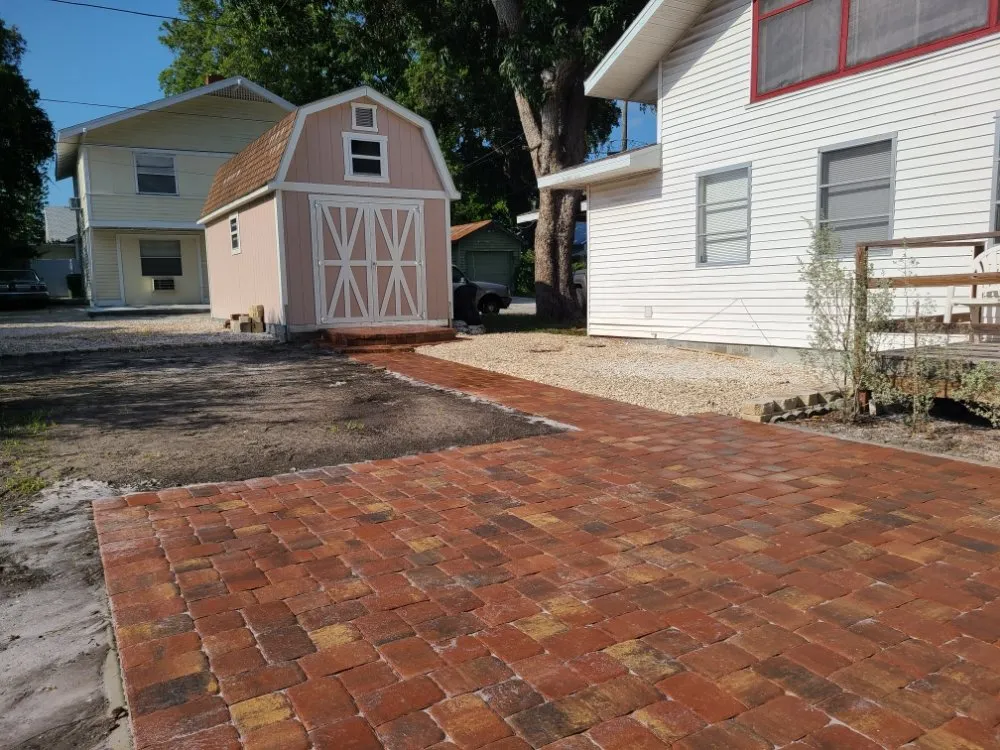 Local yard maintenance in Sarasota, FL - Lopez Ordonez Landscaping Services