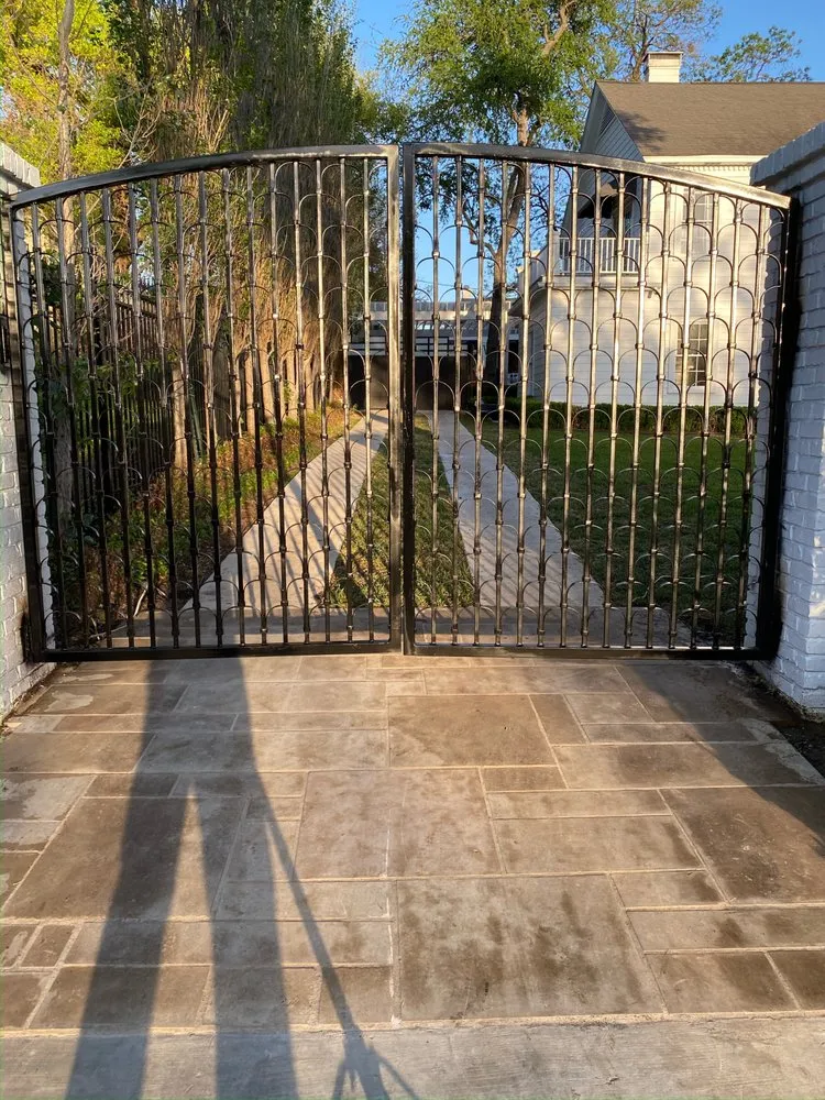 Custom yard cleanup service in Austin, TX - Lopez Painting and Welding