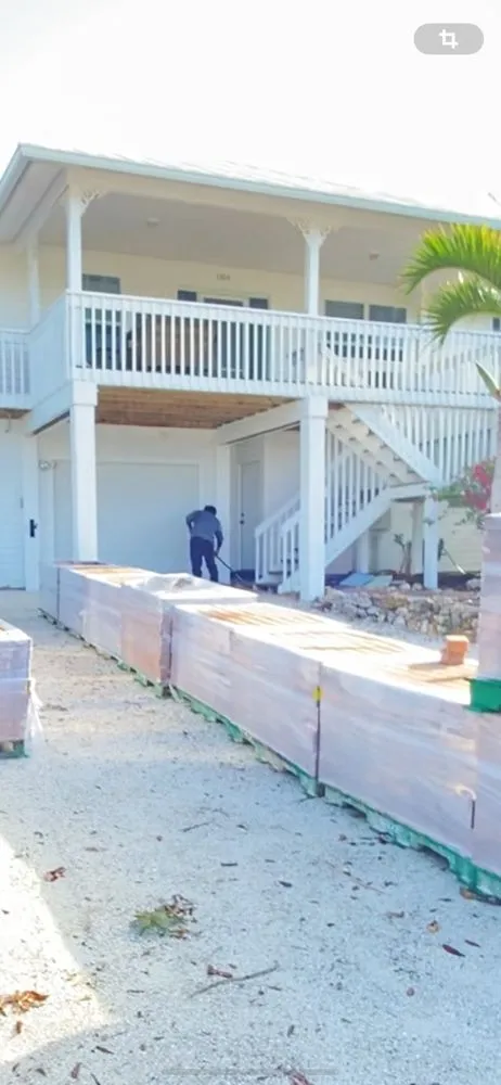 Professional yard maintenance experts serving Palmetto, FL - Lopez Pavers One Solution