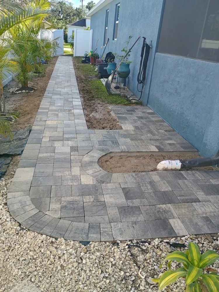Custom lawn care service in Palmetto, FL - Lopez Pavers One Solution
