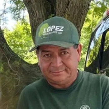 Reliable landscaping services experts serving Naperville, IL - Lopez Tree Service