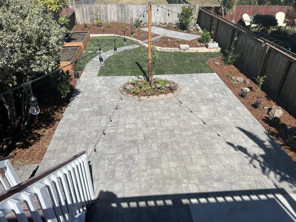 Professional yard maintenance experts serving El Sobrante, CA - Lopez's Landscaping & Construction