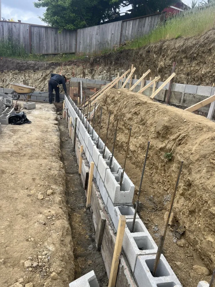 Local garden landscaping with custom design in El Sobrante, CA by Lopez's Landscaping & Construction