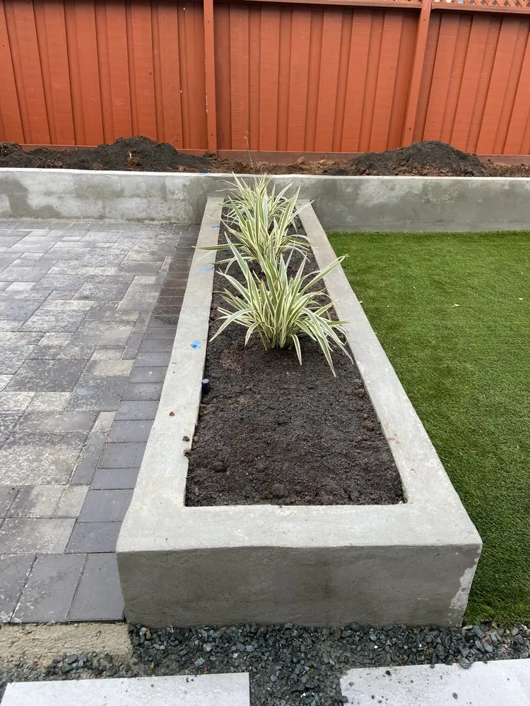 Professional garden landscaping for year-round maintenance in Palo Alto, CA by Lopez’s Landscaping