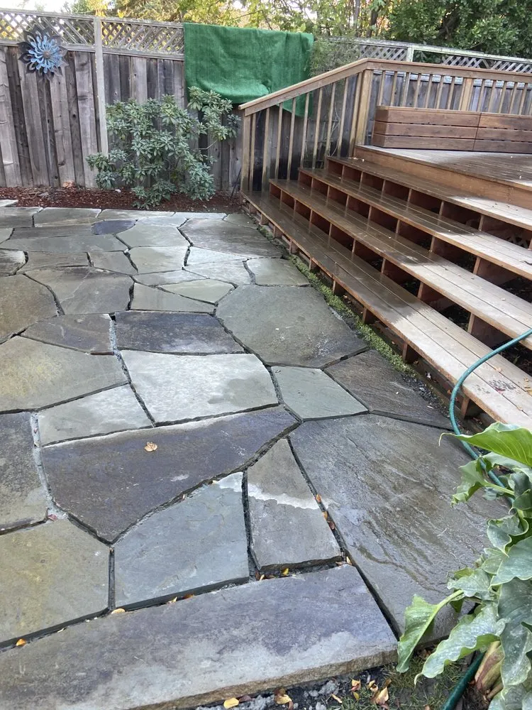 Trusted yard cleanup service near you across Palo Alto, CA - Lopez’s Landscaping
