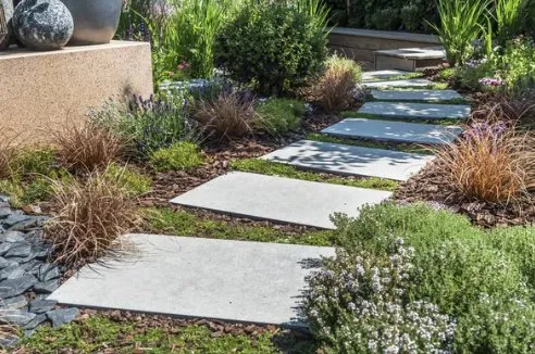 Local yard maintenance for year-round maintenance across Woodland, CA - lopezzlandscaping