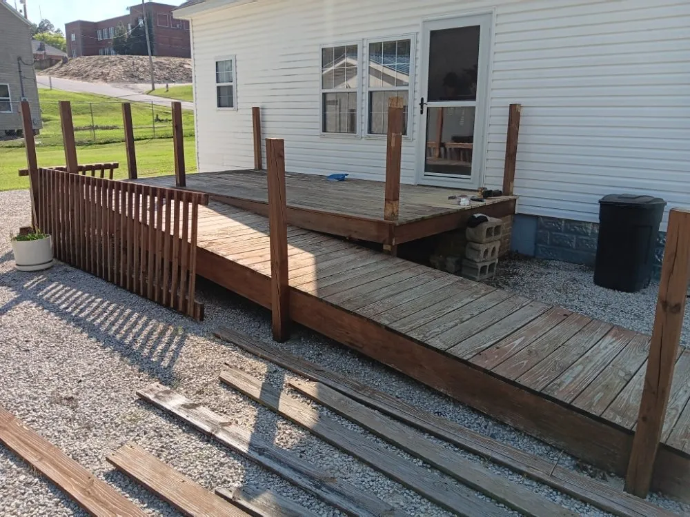 Affordable landscaping services experts serving Poplar Bluff, MO - Lord of The Lawns and Landscaping